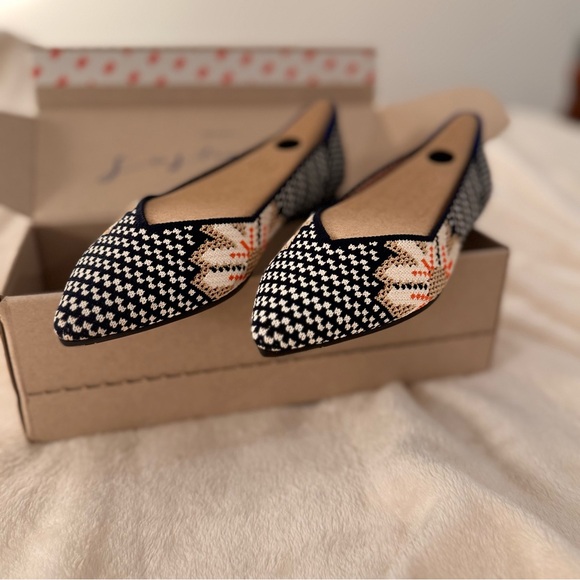 Rothy's The Point Blue and White Patterned Flats, Size 8 - Picture 7 of 10